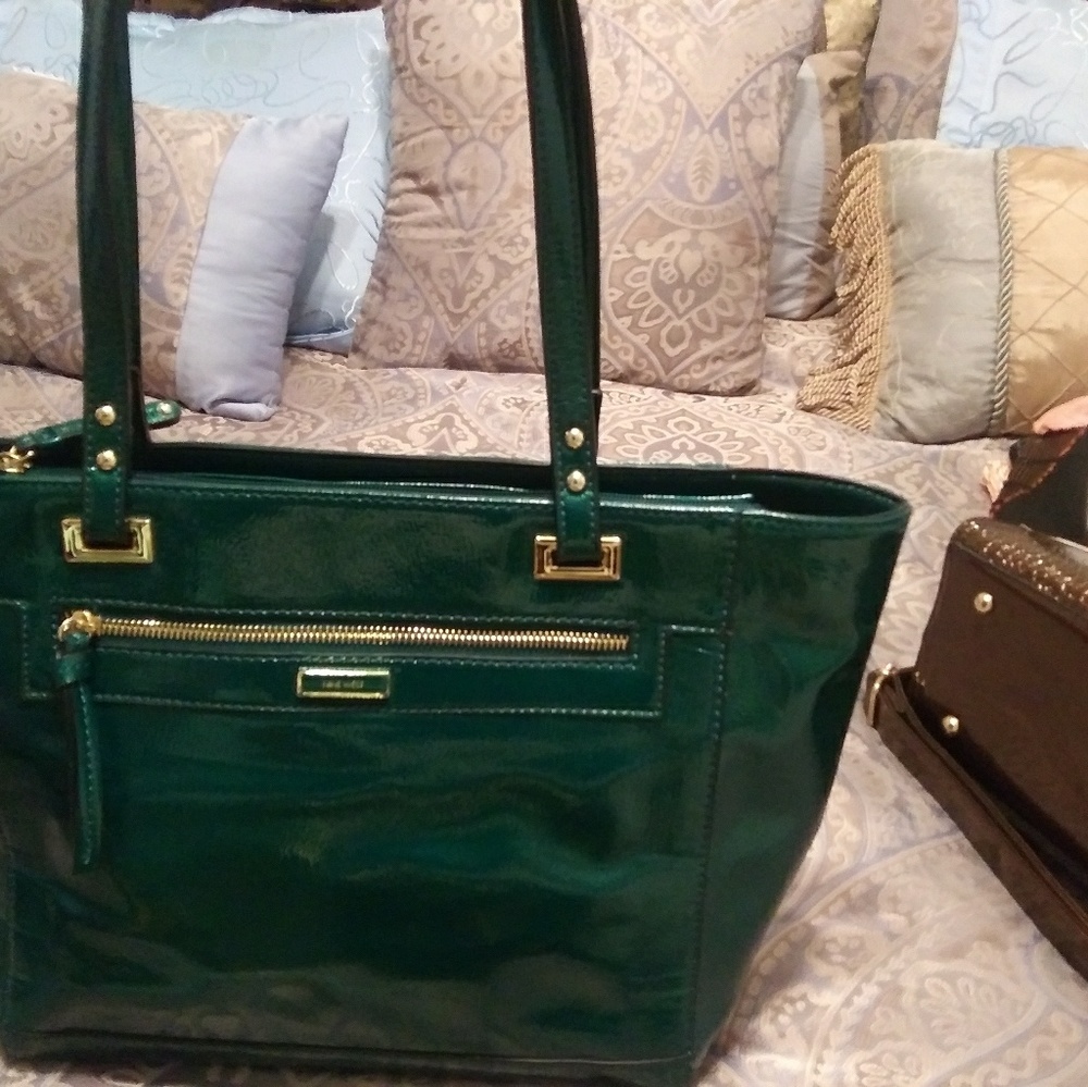 Hunter green hand bag
